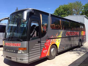 автобус для перевозки 55 пассажиров по городу